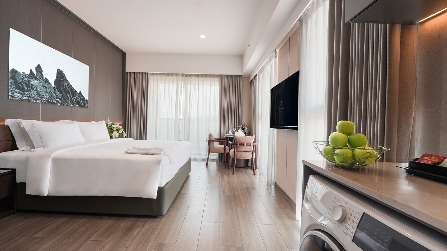 Studio Deluxe Plus